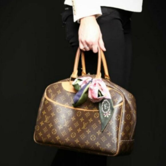 Louis Vuitton Handbags - 💎✨HOT BUY✨💎AUTHENTIC Louis Vuitton Deauville Hand bag